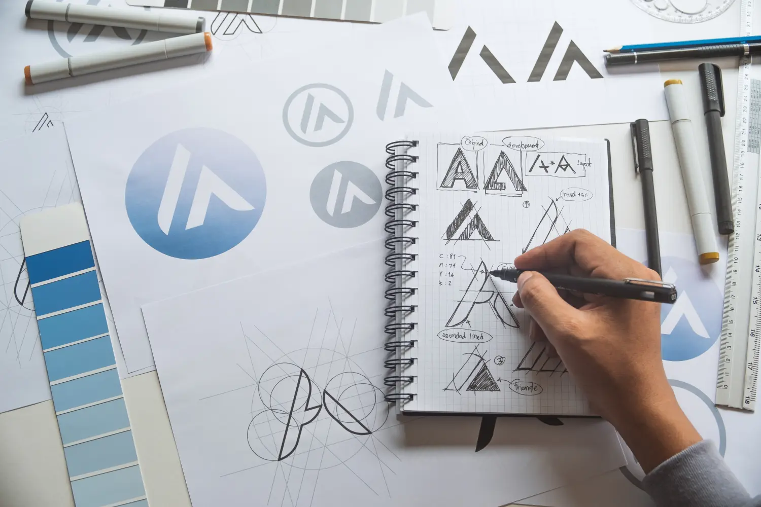 63c77387b962f0bd5837bc94_DESIGN + Logodesign